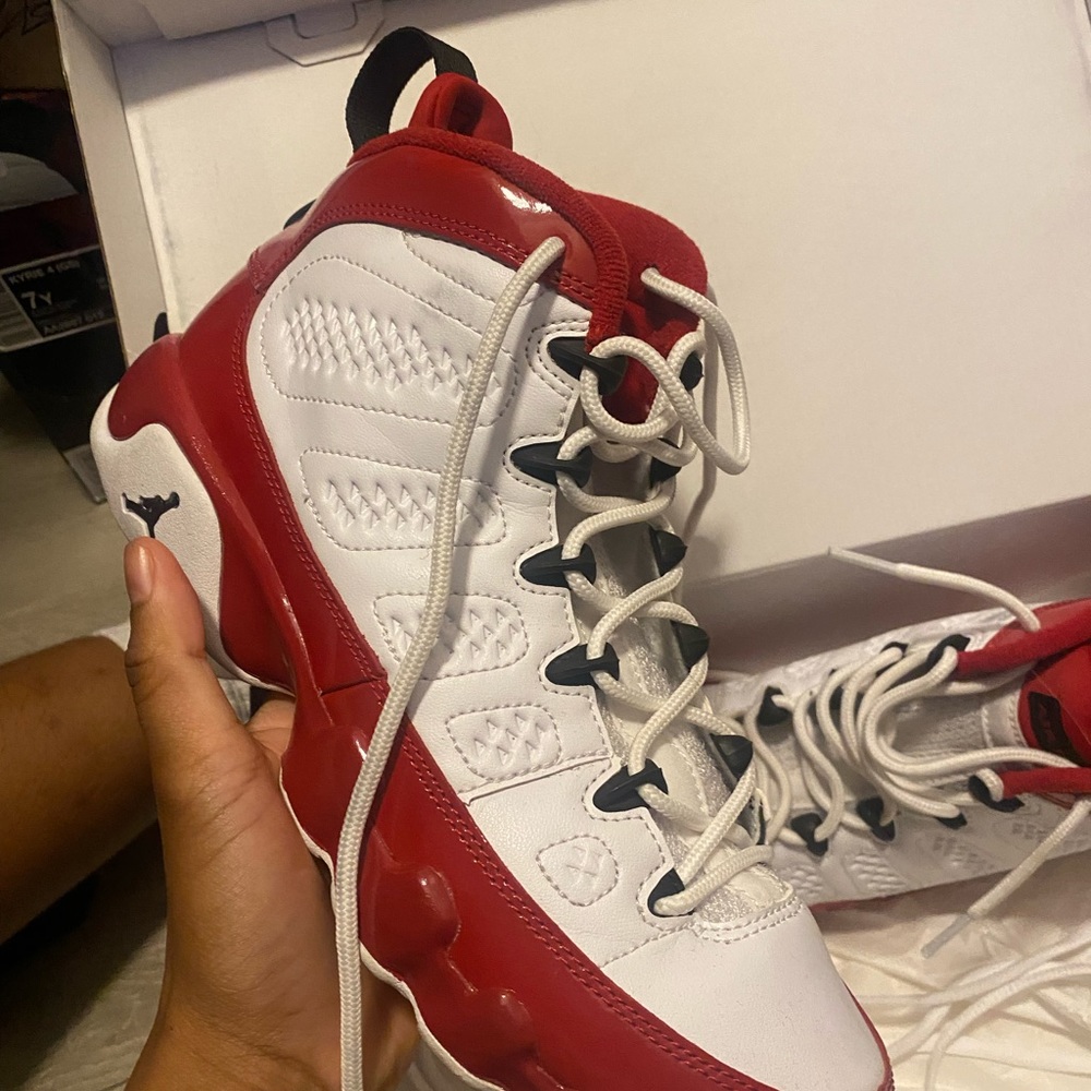 Jordan 9 - Picture 2 of 4